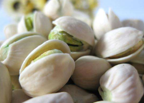 开心果一天吃多少合适？开心果的功效与作用