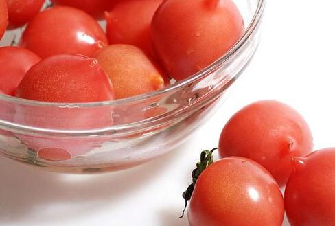 西红柿对男人的好处,吃一个月西红柿变白了 西红柿对男人的好处,吃一个月西红柿变白了