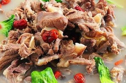 炖羊肉最忌讳两种佐料,羊肉适合的香料