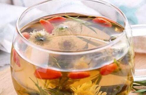 枸杞子泡水喝壮阳吗，枸杞加什么最补肾壮阳