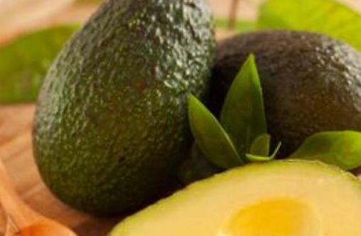 牛油果可以直接吃吗，牛油果吃起来好恶心