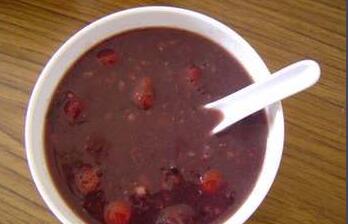 女人每天一碗红豆汤好吗？女人喝红豆汤的好处