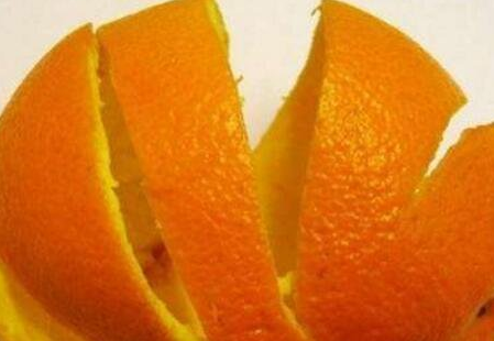 橙子皮泡水喝有什么好处，橙子皮煮水喝的功效与作用