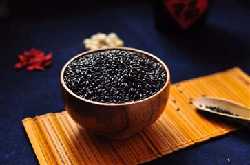 黑芝麻的功效与作用 坚持吃半年黑芝麻会怎么样