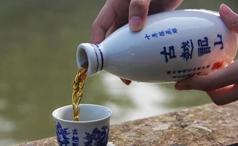 黄酒一次喝多少最好，长期喝黄酒的危害有哪些