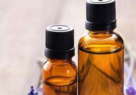 薰衣草精油是什么，薰衣草精油的功效与作用