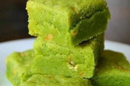 绿豆糕的功效与作用禁忌，吃绿豆糕会发胖吗