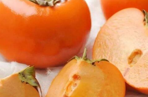 柿子和酸奶能一起吃吗,酸奶能和柿子一起吃会怎么样