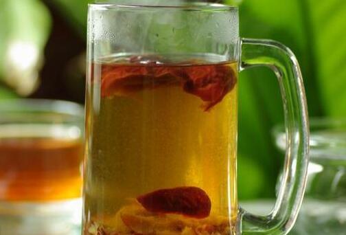 红枣泡水的功效与作用及禁忌