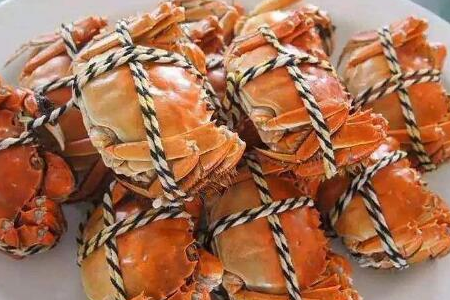 螃蟹不能和什么一起吃，我吃了6个死螃蟹会死吗