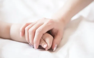 每100秒就有一名孩子感染艾滋病 为何青年学生感染艾滋病不断增多