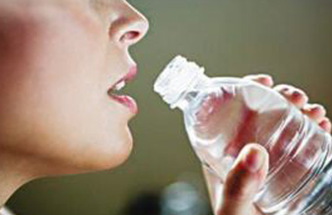 肚子胀气怎么办，肚子胀气如何快速消除