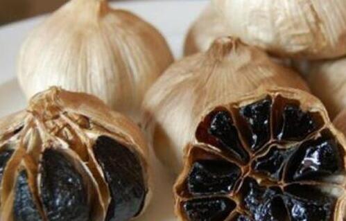黑蒜和什么煲汤最好，黑蒜汤什么人不能吃
