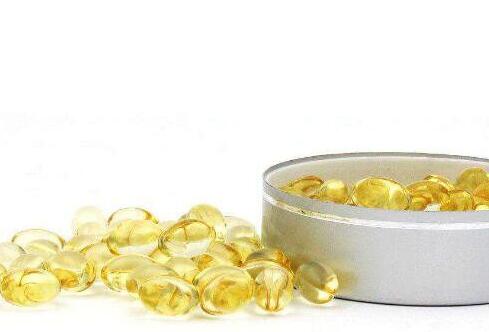 维生素e软胶囊的作用与禁忌，维生素e软胶囊外用功效