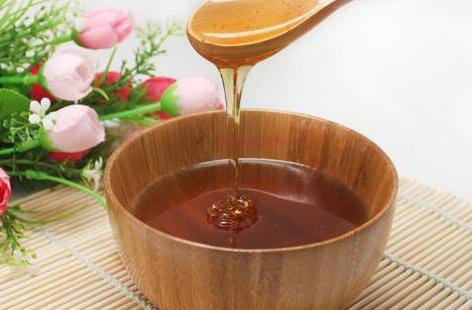 黑蜂蜜的作用与功效，吃黑蜂蜜的好处