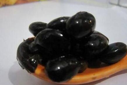 吃黑豆一个月效果明显，我坚持吃黑豆一年生发