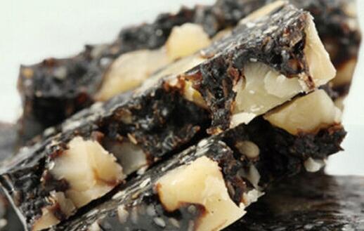 夏季能吃阿胶糕吗，阿胶糕适合什么季节吃