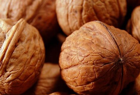 女人每天吃核桃的好处，女人连吃一个月核桃