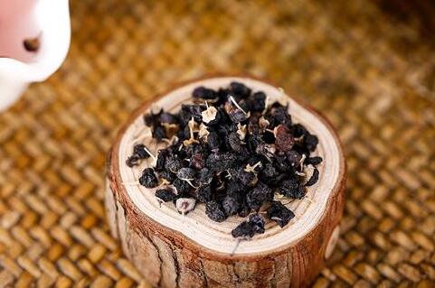 黑枸杞壮阳效果怎么样，老公吃枸杞下面硬的很