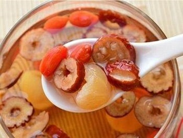 桂圆肉泡水喝的功效 但是这几类人群要禁忌喝它