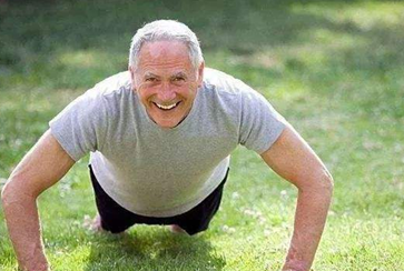 中老年养生知识 这8个动作最伤中老年身体