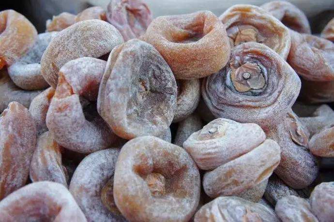 柿饼不能和什么一起吃？柿饼的功效与作用禁忌