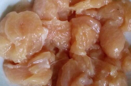 鸡胸肉热量：100克鸡胸肉的热量是多少？