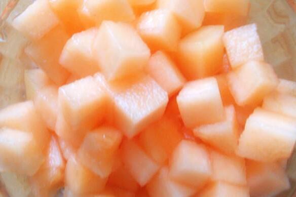 哈密瓜上火还是下火？哈密瓜是凉性的还是热性的？