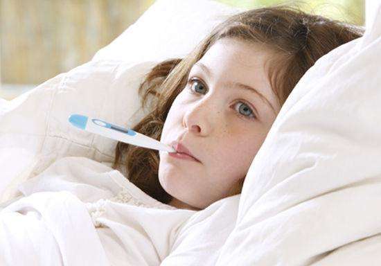 怎么判断小孩是不是发热？