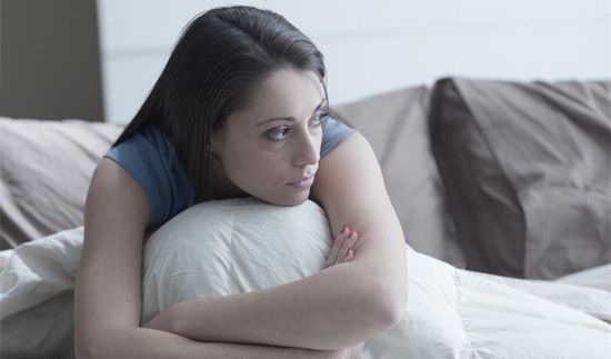 晚上睡不着有什么方法？睡前一小时做这6件事