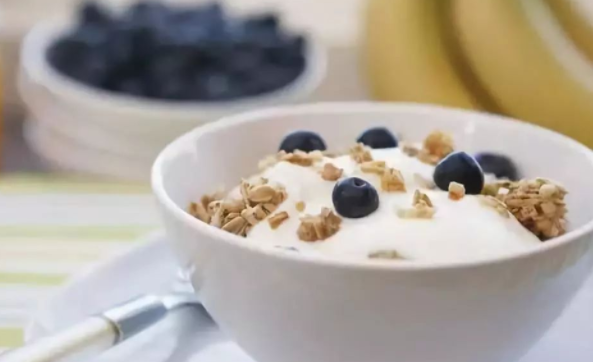 酸奶纯奶哪个好？酸奶有两种菌就行