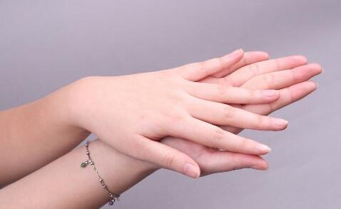 指甲上的月牙代表什么？