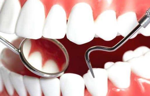 导致牙齿发黄的5大原因 搭配不同的食物进行美白牙齿