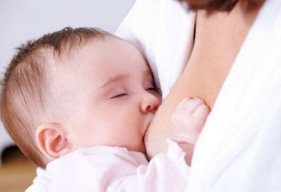 母乳变红还能吃吗 母乳为什么会变红