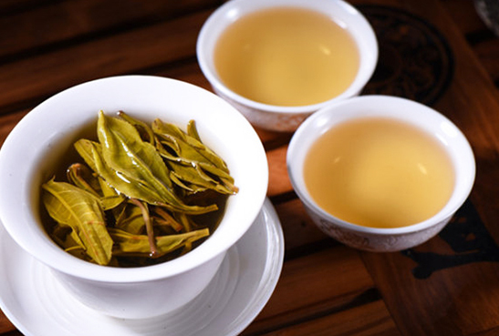 生普洱茶的功效与禁忌，喝生普洱茶的好处