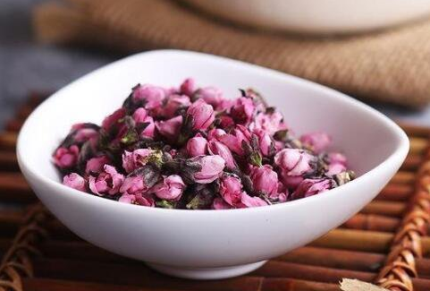 桃花茶的正确喝法，喝桃花肚子咕噜还拉水