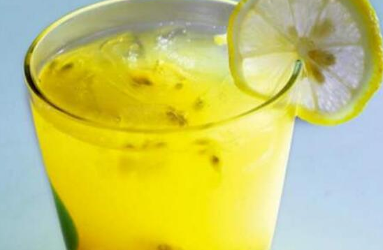 百香果泡水的功效与作用，坚持喝了一个月百香果