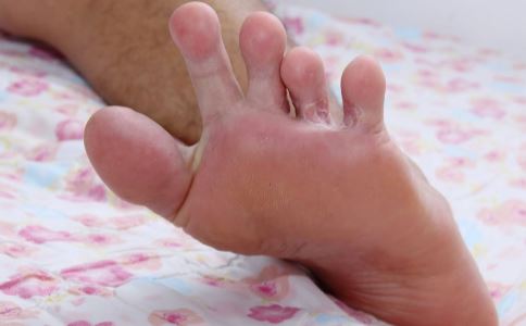 夏季脚臭如何制理 除脚臭最快的好方法