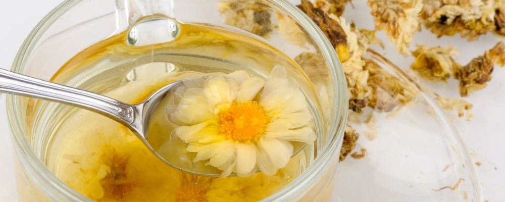 如何祛除夏季湿气过重 多喝花茶好处多