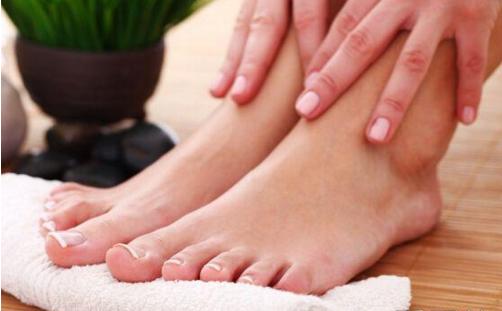 女人这里越湿表示越健康，但这里湿却是不健康的表现！你还不注意？