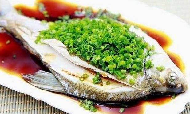 江苏102岁老寿星从不吃补品，每天两顿都吃它