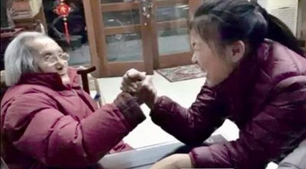 江苏102岁老寿星从不吃补品，每天两顿都吃它