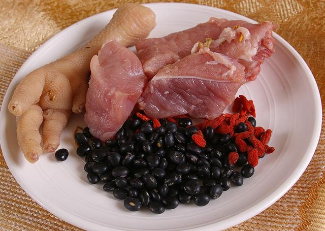 爱吃火锅的小伙伴们须知：羊肉不能和什么一起吃？