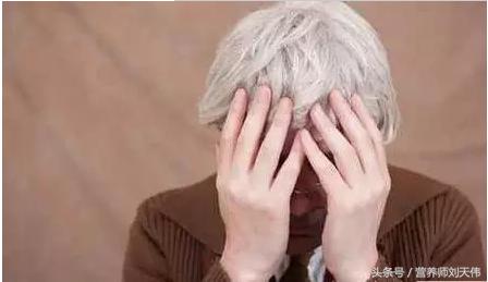 每天按按这两处，白发会越来越少