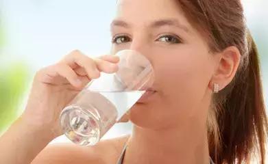 肾脏病的预警信号，4招让你促进代谢、排出废物！