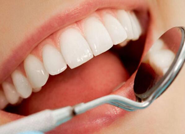 口腔上火以为不是什么大事，医生检查是早期舌癌！