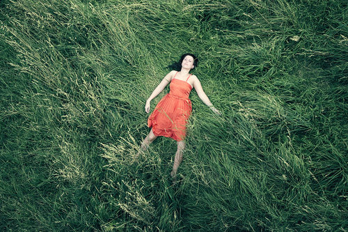 向往一朵云的生活，简约，简单；随风而来，随风而去。