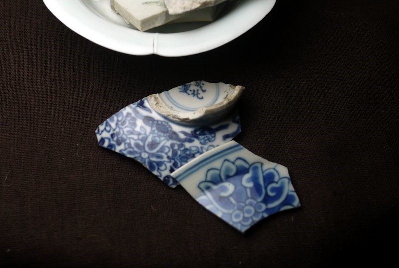 宝相花残片两枚