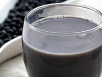女人吃黑豆浆的好处，女人连喝一个月黑豆浆