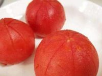 女人生吃西红柿的好处，女人每天吃一个西红柿